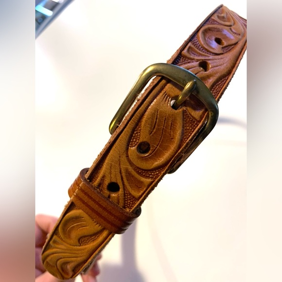 Genuine Looper brand Leather Embossed Belt - Chestnut (Tan) Size 28 - Picture 2 of 5